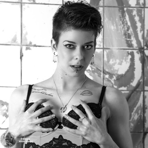 chica_urbex_21042016-lingerie-0011
